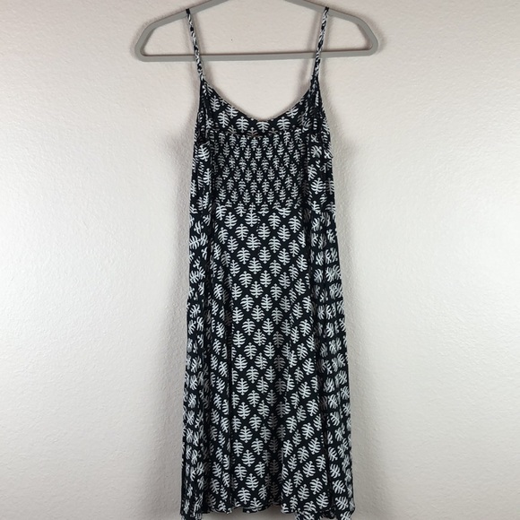Old Navy Smocked Back Cami Dress White Black Print Sz M - Picture 4 of 9
